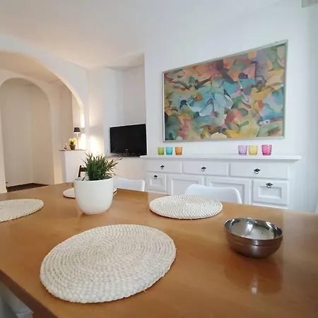 The Boards House On - House Or Master Bedroom Only *