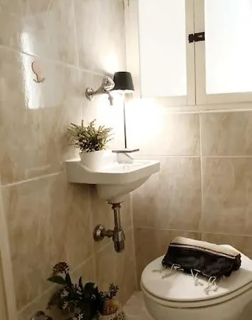 The Boards House On - House Or Master Bedroom Only Dorio