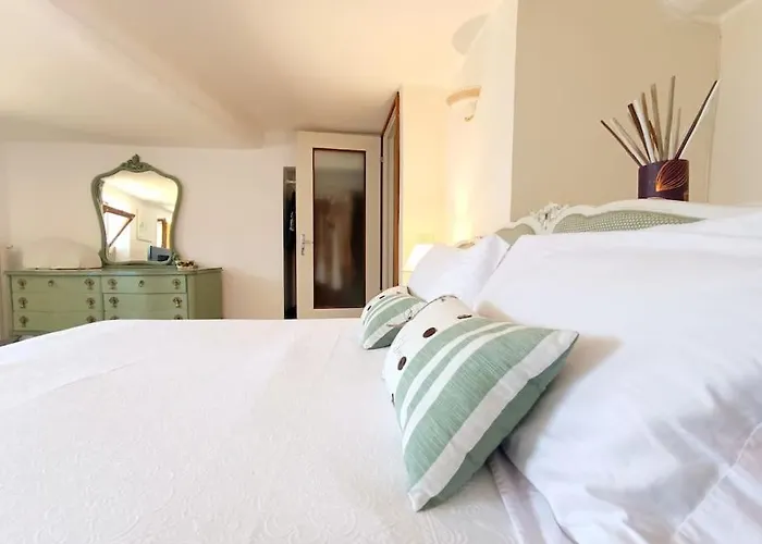 The Boards House On - House Or Master Bedroom Only