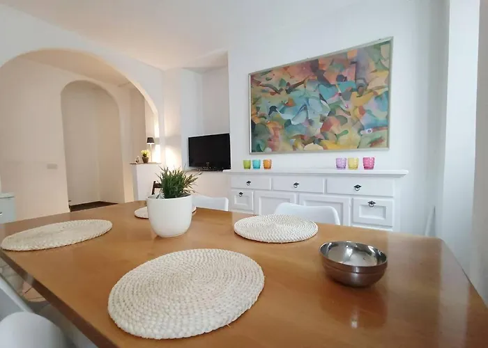 The Boards House On - House Or Master Bedroom Only *