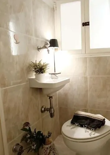 The Boards House On - House Or Master Bedroom Only Dorio