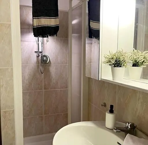 The Boards House On - House Or Master Bedroom Only